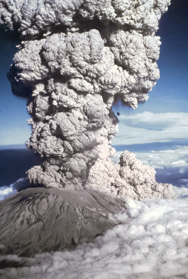 Mount St. Helens Eruption - credit Simple English Wikipedia.